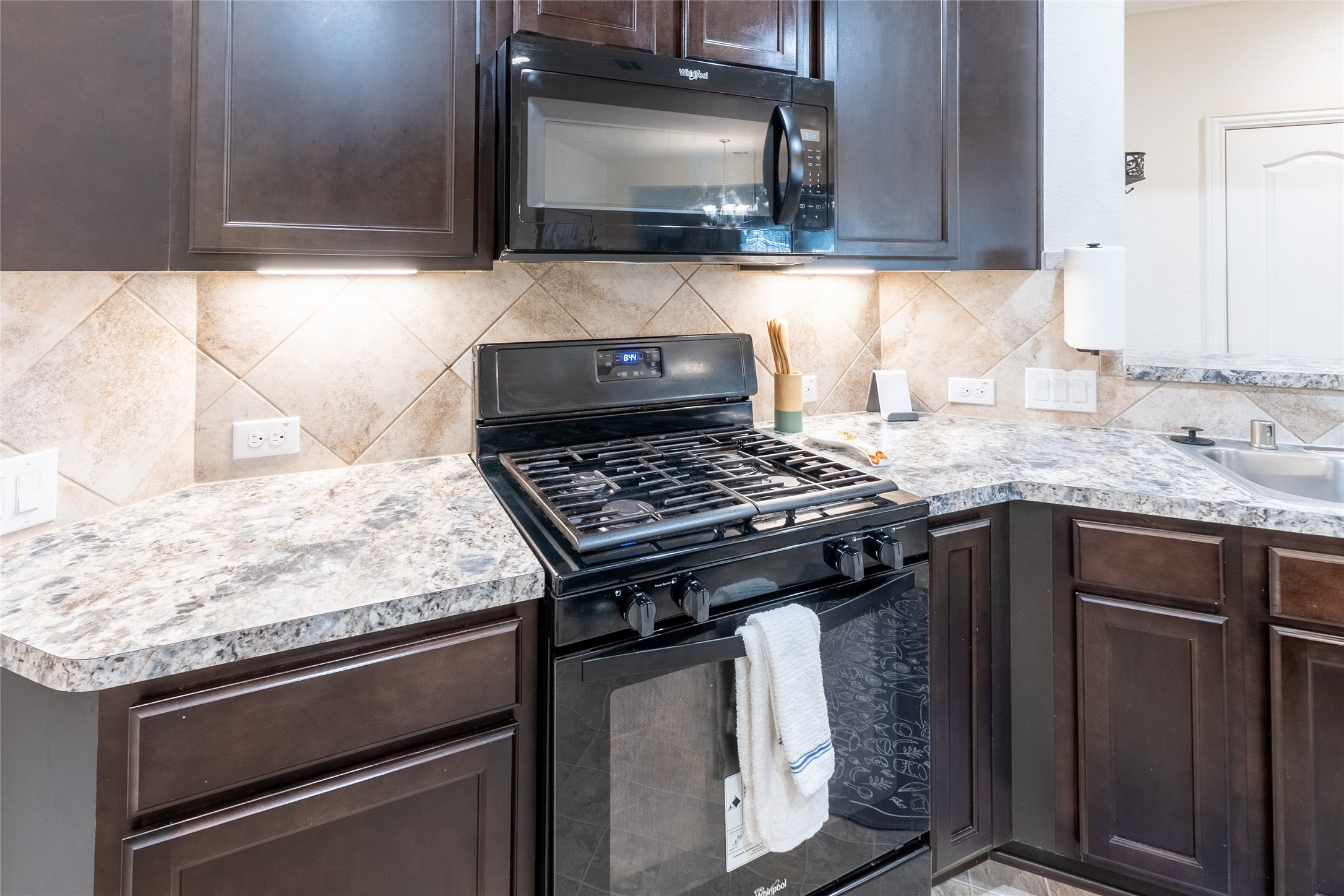 11413 Hackmatack Way Houston, TX 77066 - Photo 10 of 33