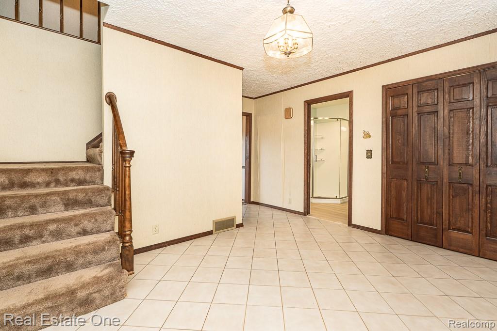 2995 Hadden Road Rochester, MI 48306 - Photo 4 of 68