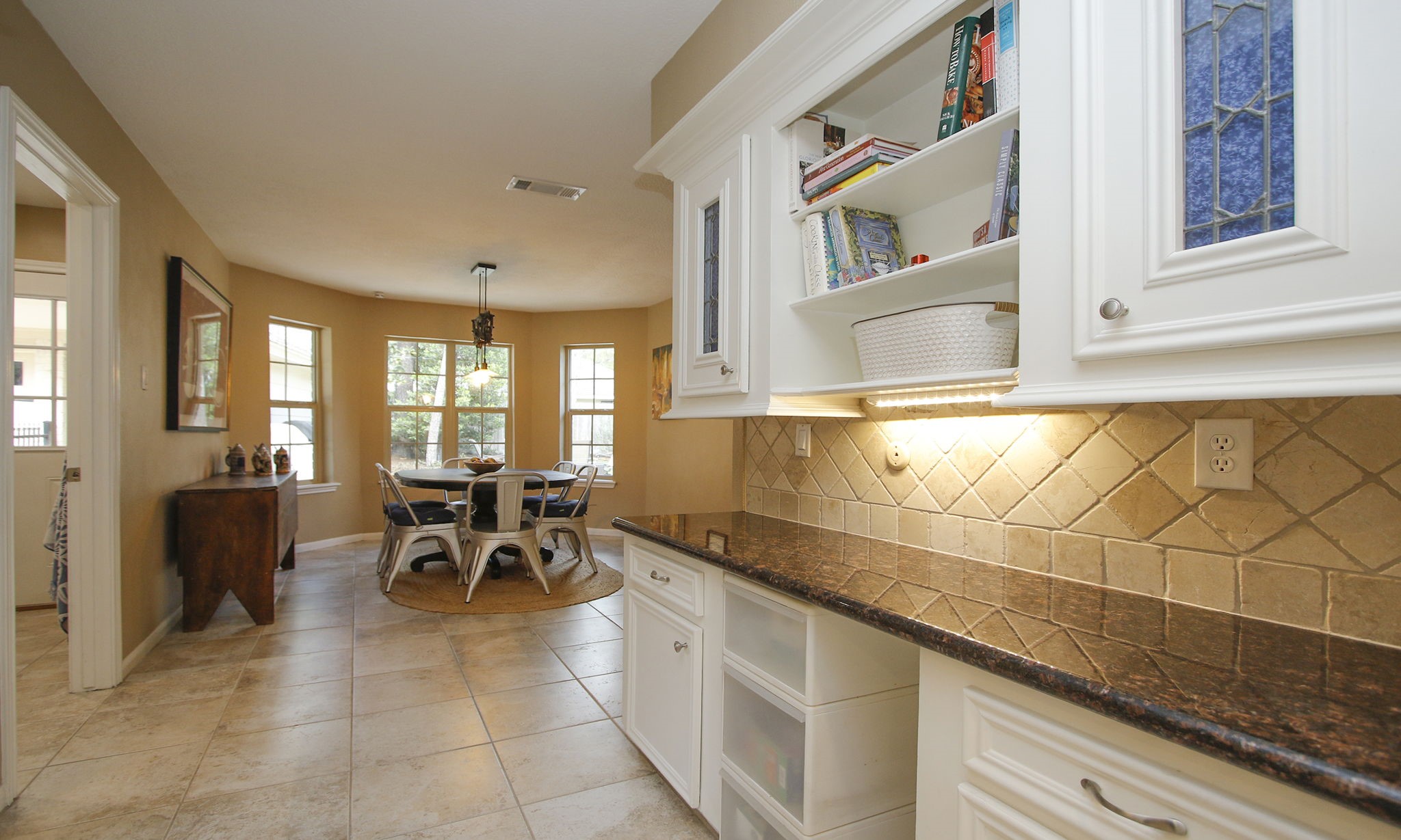 9546 Enstone Circle Spring, TX 77379 - Photo 15 of 44 a lobby with furniture and window