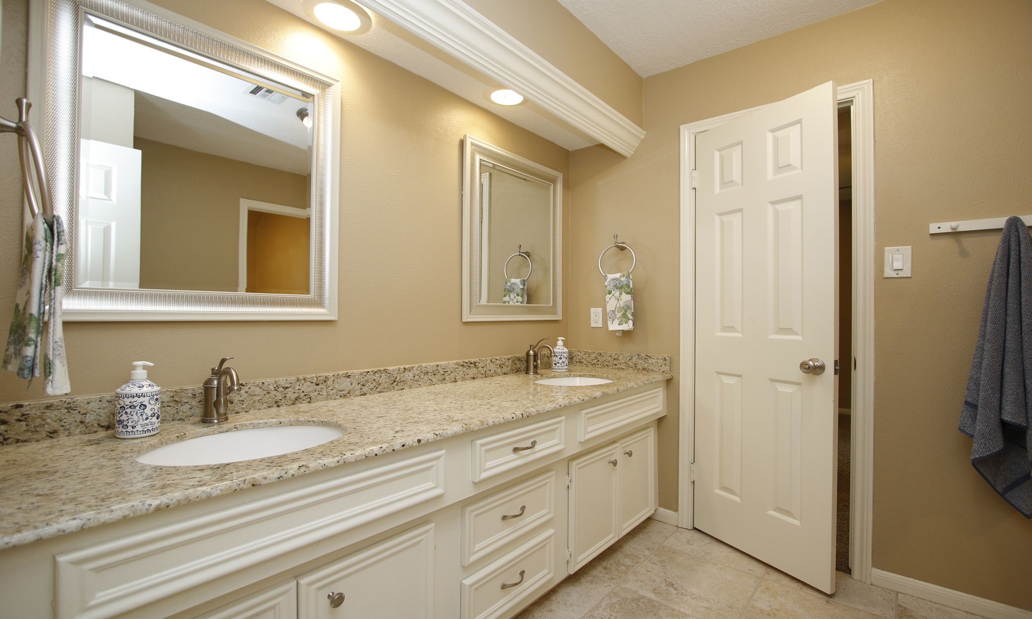 9546 Enstone Circle Spring, TX 77379 - Photo 28 of 44 This is one of two full bathrooms on the second floor.