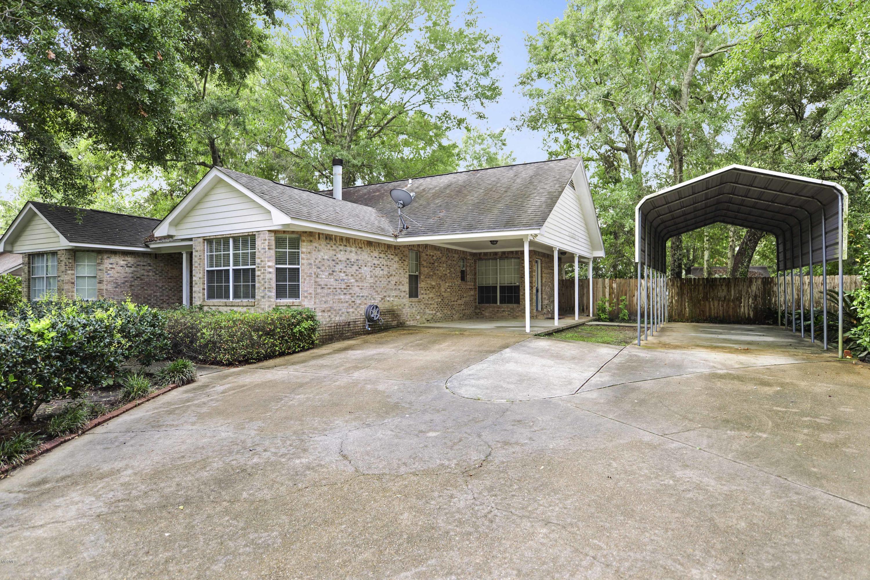 9655 West Oaklawn Road Biloxi, MS 39532 - Photo 2 of 24 002