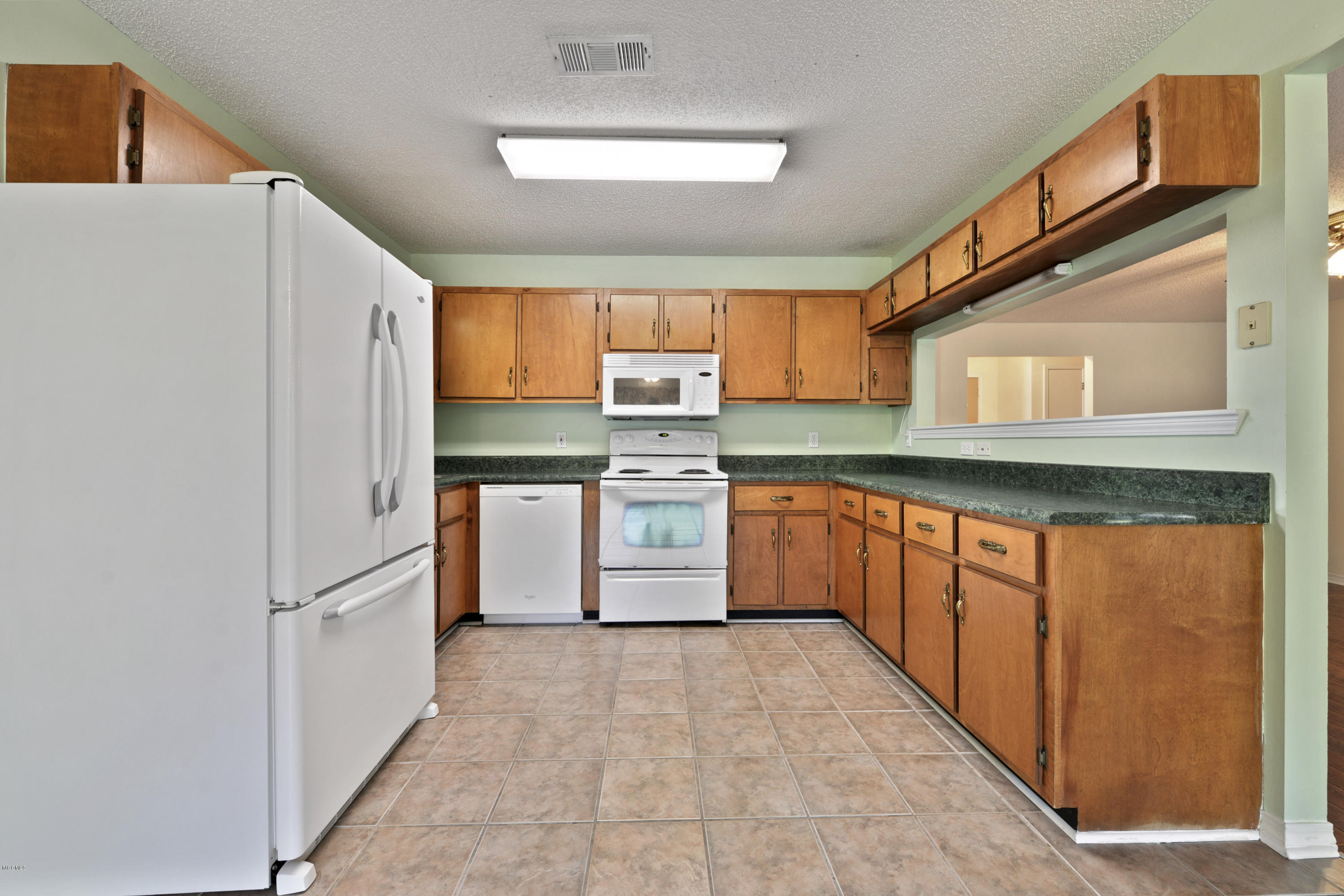 9655 West Oaklawn Road Biloxi, MS 39532 - Photo 8 of 24 008
