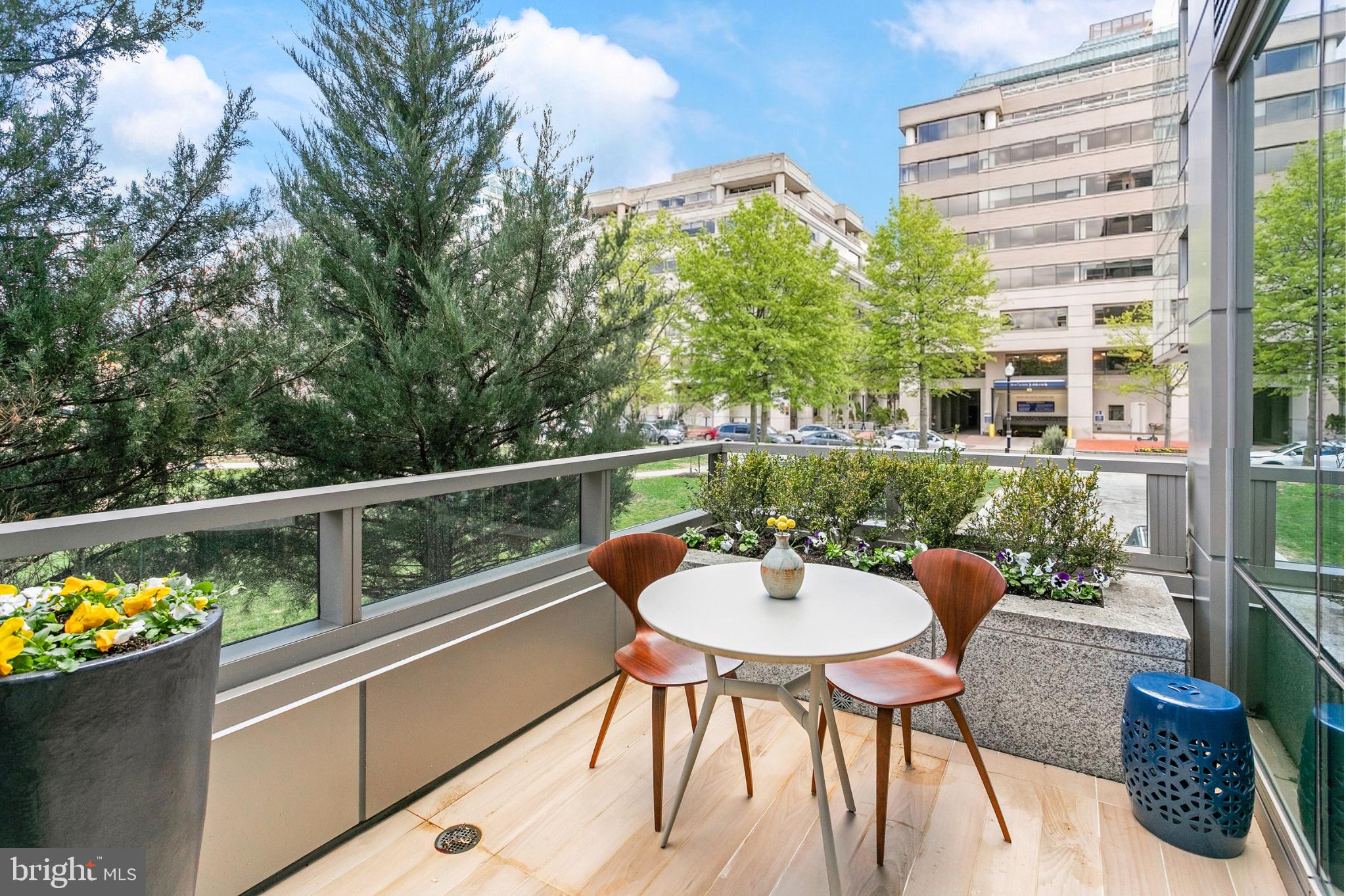 2501 M Street Northwest, Unit T12 Washington, DC 20037 - Photo 29 of 46 a outdoor view with a sitting space