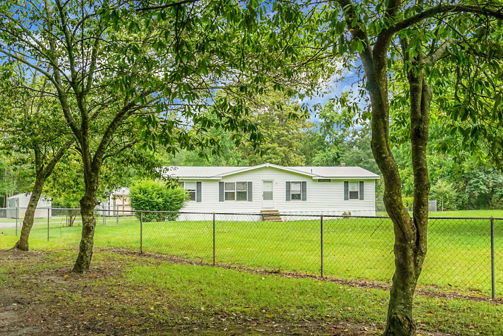 165 Groomsville Road Moncks Corner, SC 29461 - Photo 8 of 45 DSC01307