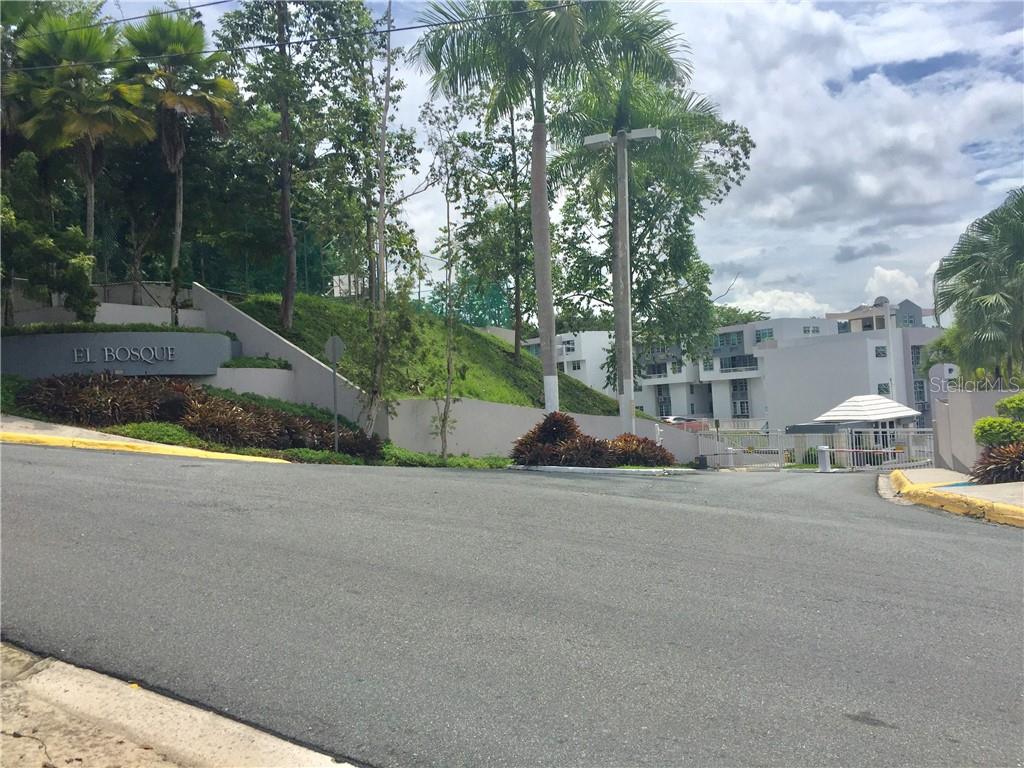Condominio El Bosque Condominio El Bosque Camino Los Báez Guaynabo