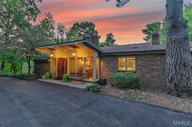 $850,000 | 12987 Pingry Place, St. Louis, MO 63131