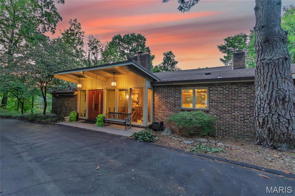 12987 Pingry Place St. Louis, MO 63131 - Photo 2 of 54