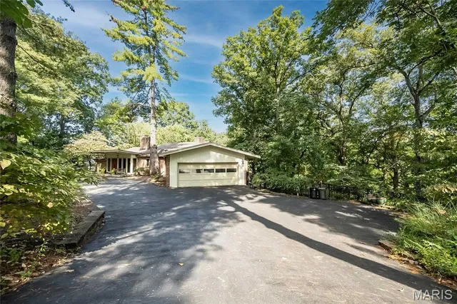 $850,000 | 12987 Pingry Place, St. Louis, MO 63131