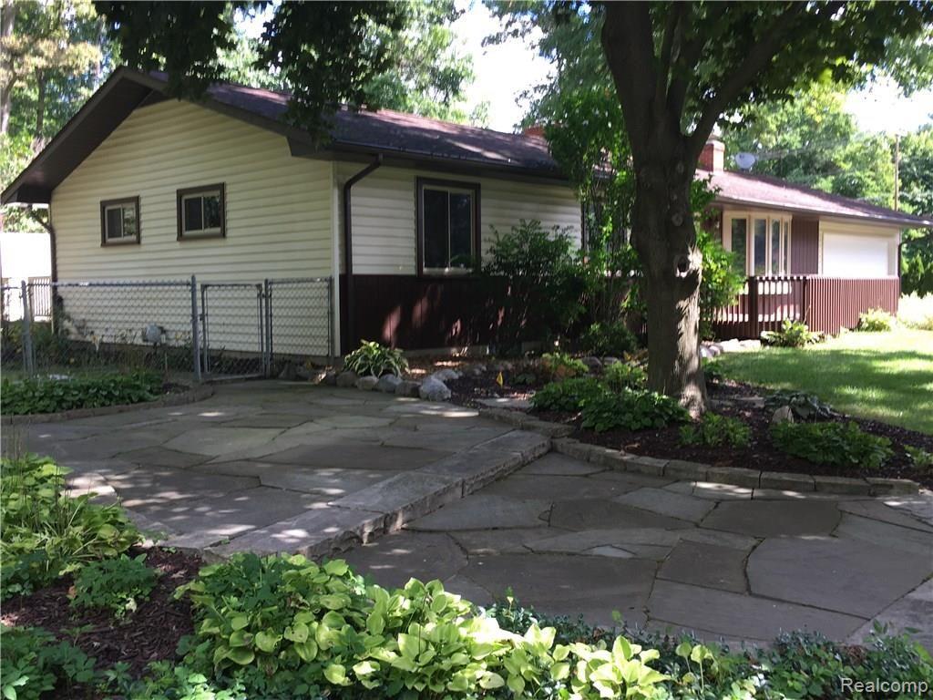 1665 Remsing Street Hartland, MI 48353 - Photo 26 of 29 IMG_2318.jpg