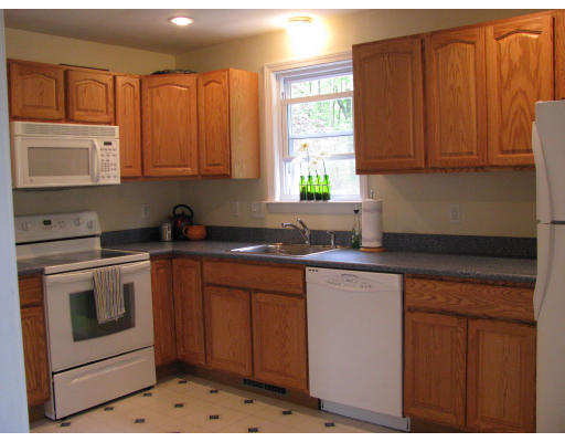 87 Old Charter Road Marlborough, MA 01752 - Photo 3 of 7 Gallery Image 3
