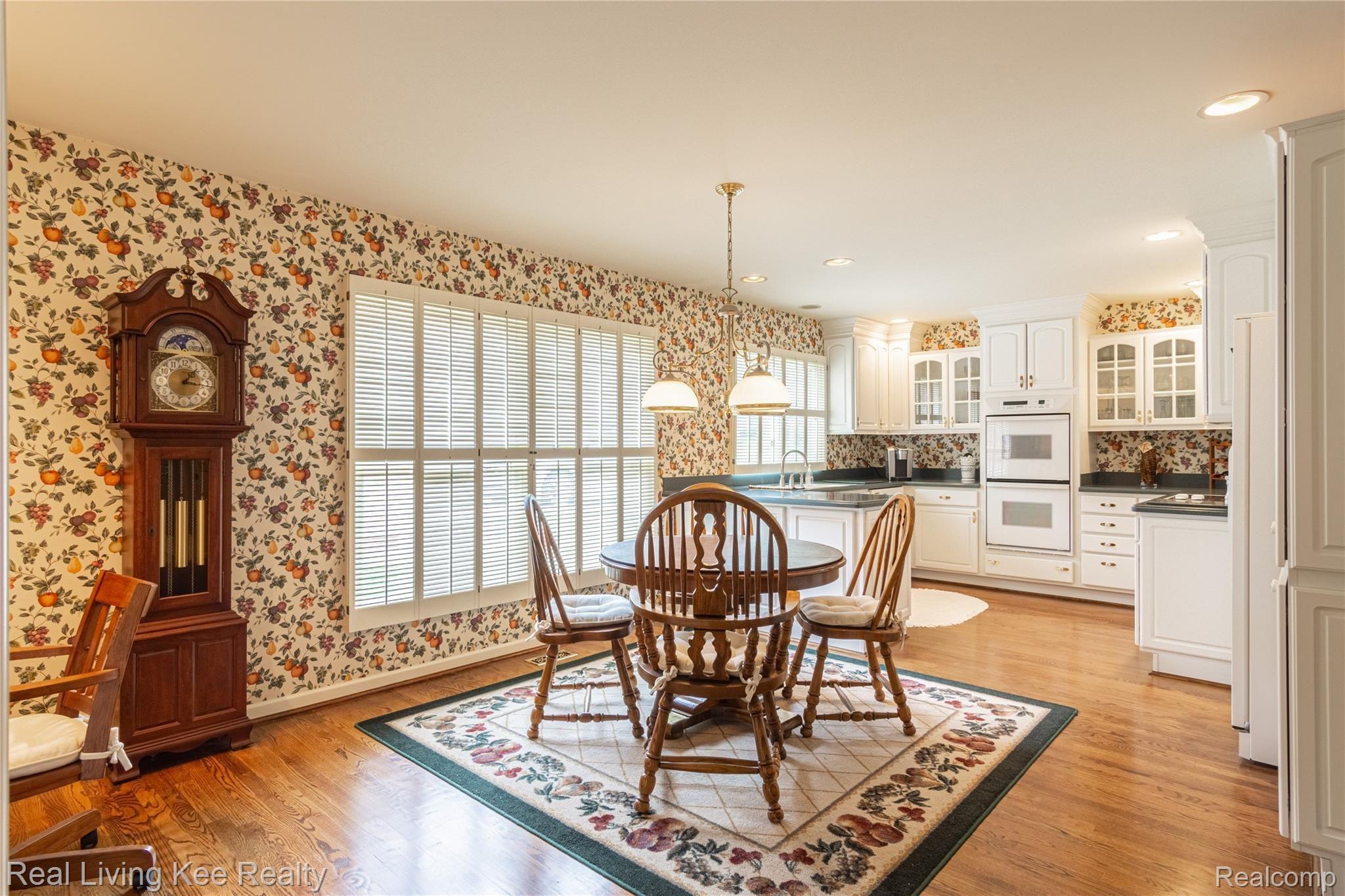 1329 Greenleaf Drive Rochester, MI 48309 - Photo 14 of 49 Informal dining area off the kitchen offers family sized eating area.