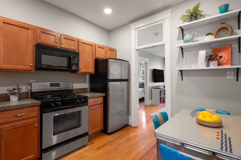 76 Phillips Street, Unit 3 Boston, MA 02114 - Photo 5 of 13