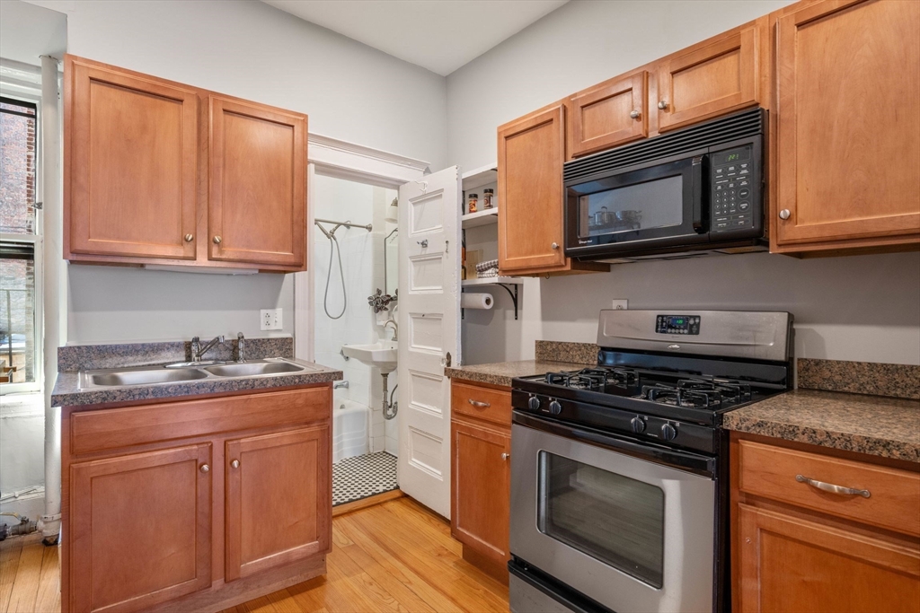 76 Phillips Street, Unit 3 Boston, MA 02114 - Photo 7 of 13