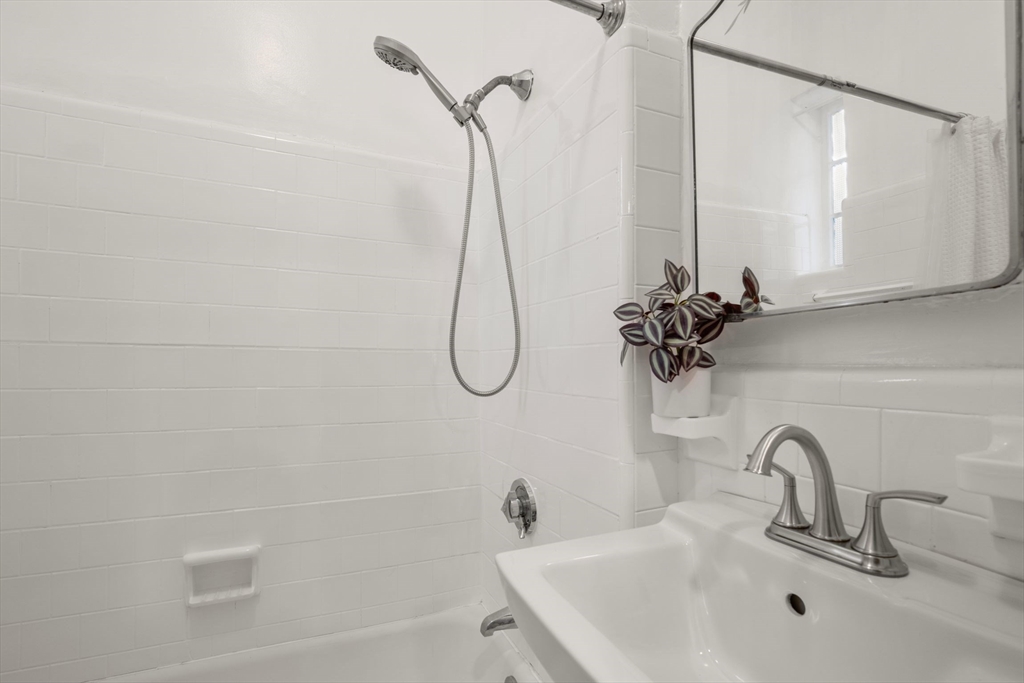 76 Phillips Street, Unit 3 Boston, MA 02114 - Photo 8 of 13