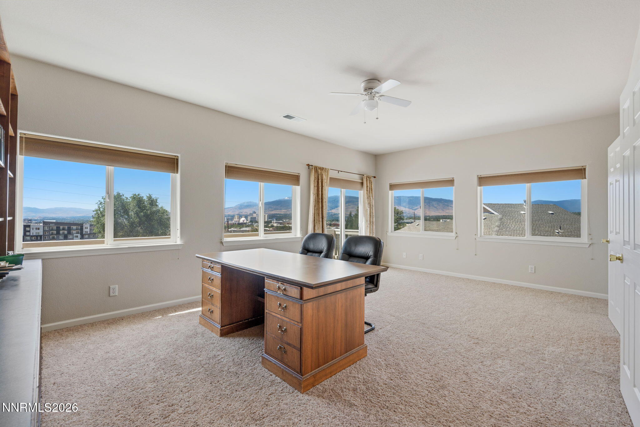 955 Demos Court Reno, NV 89512 - Photo 23 of 48 31-web-or-mls-DSC04048