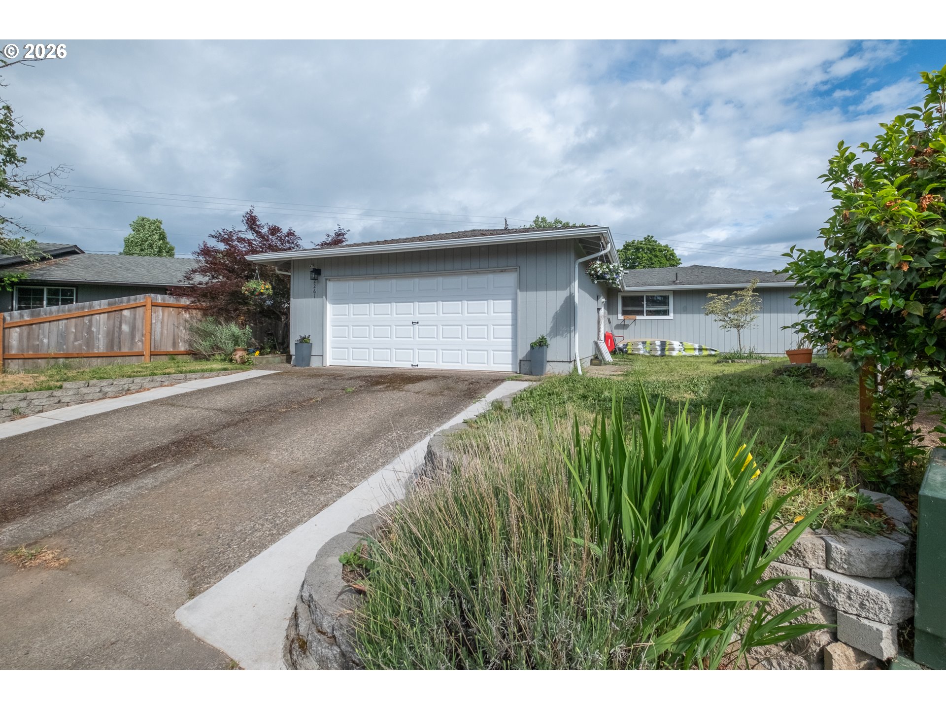 2261 Fulton Place Southeast Albany, OR 97322 - Photo 1 of 48