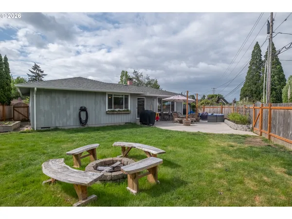 $380,000 | 2261 Fulton Place Southeast, Albany, OR 97322
