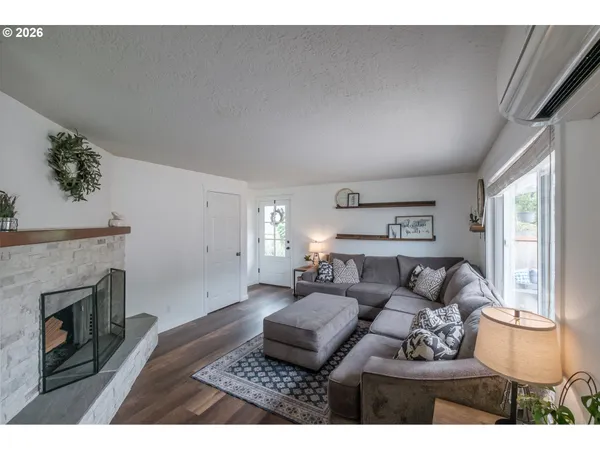 $380,000 | 2261 Fulton Place Southeast, Albany, OR 97322