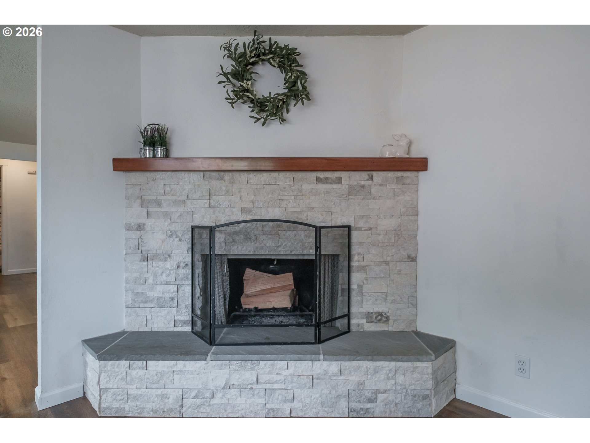 2261 Fulton Place Southeast Albany, OR 97322 - Photo 10 of 48 a living room with a fireplace