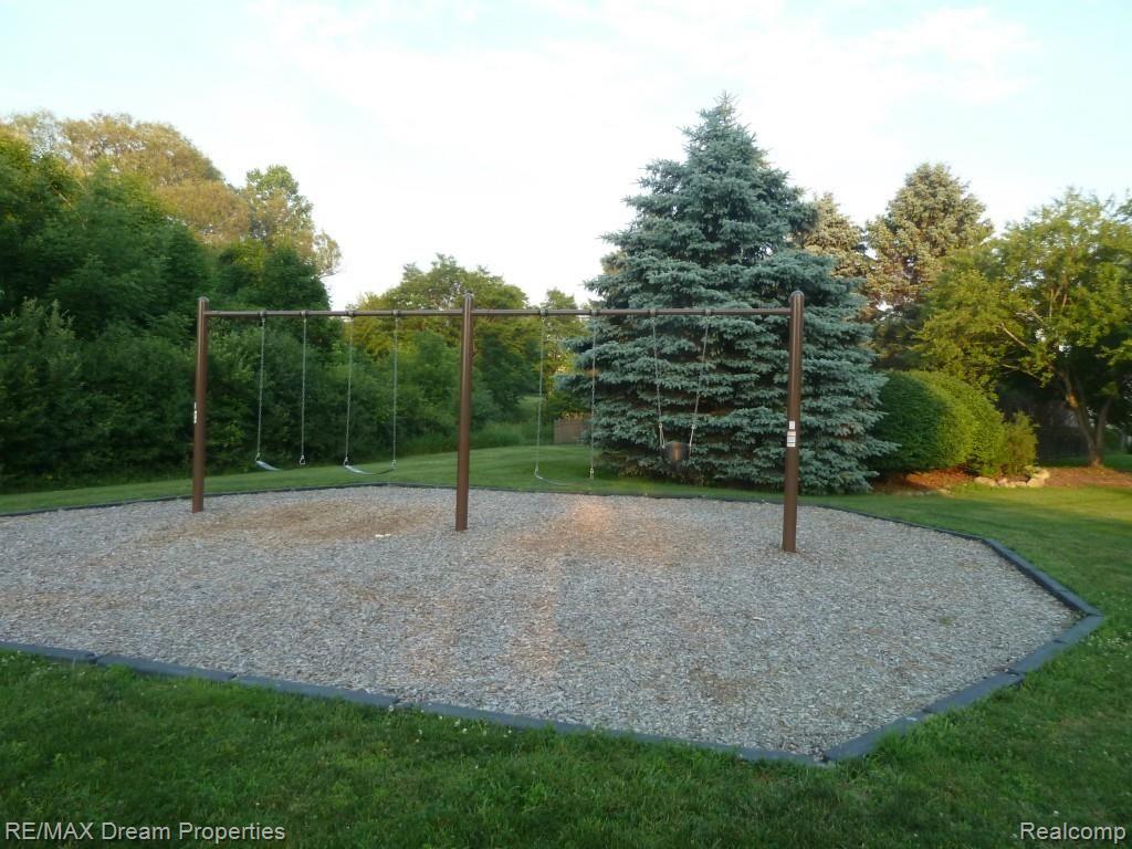 42400 Bradner Road Northville, MI 48168 - Photo 40 of 42 P1100860.jpg