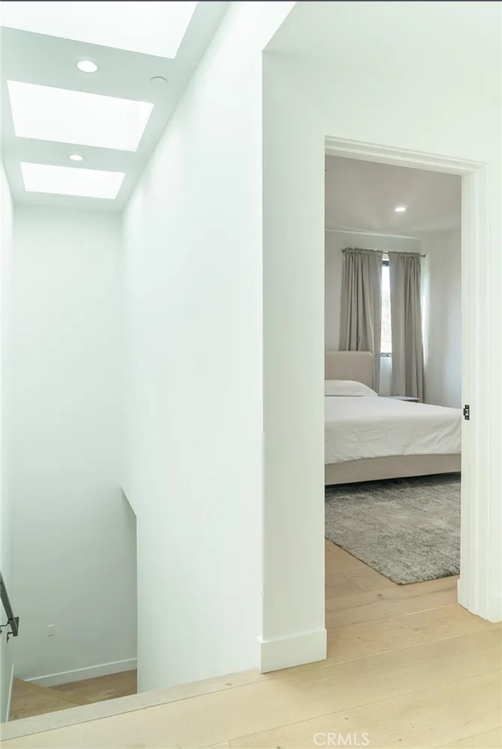 12134 Clarkson Road Los Angeles, CA 90064 - Photo 7 of 25 a view of bedroom and bathroom