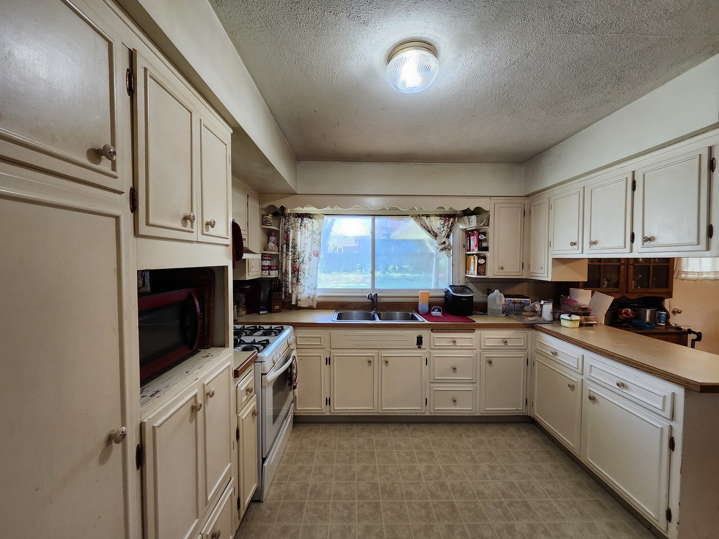 2336 Nebraska Road Rockford, IL 61108 - Photo 5 of 20 Gallery Image 5