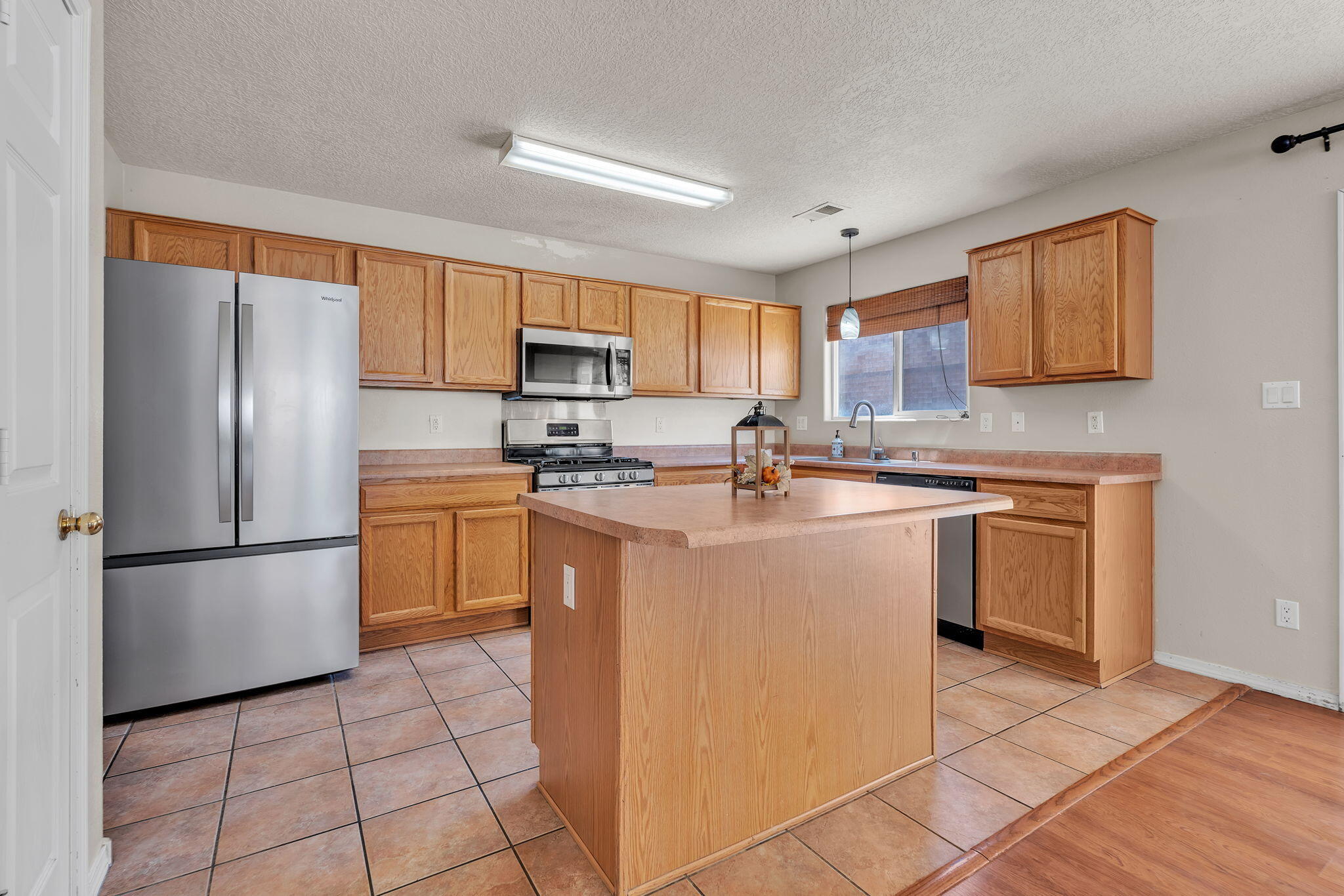 1852 Gallinas Road Rio Rancho, NM 87144 - Photo 9 of 22 Gallery Image 9