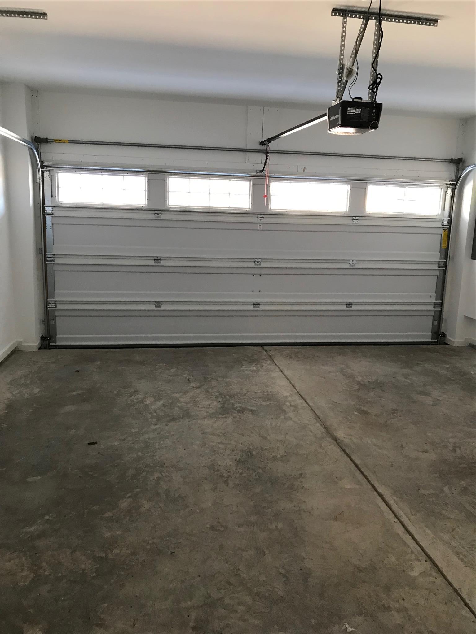 2016 Middle Tennessee Boulevard Murfreesboro, TN 37130 - Photo 5 of 21 Spacious 2 car garage.