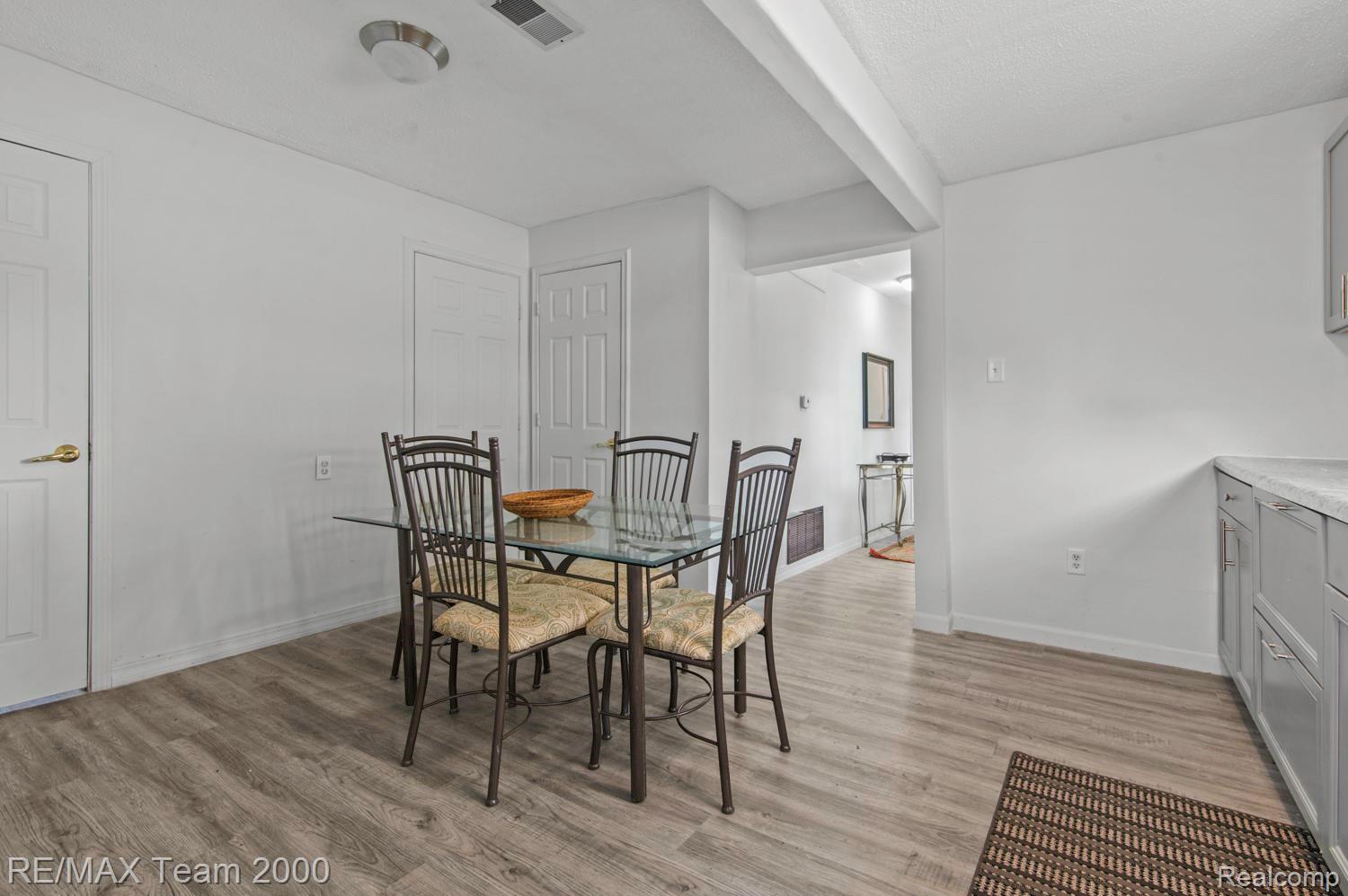 3277 9th Street Monroe, MI 48162 - Photo 8 of 22 08_3277_Ninth_St8.jpg