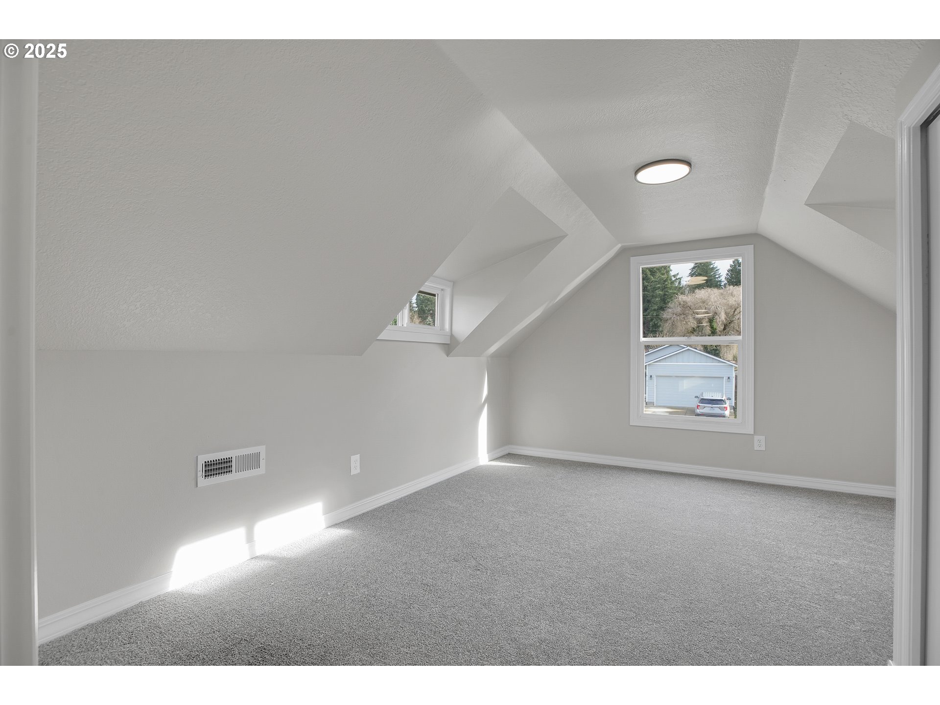 209 Southeast Currin Street Estacada, OR 97023 - Photo 23 of 32