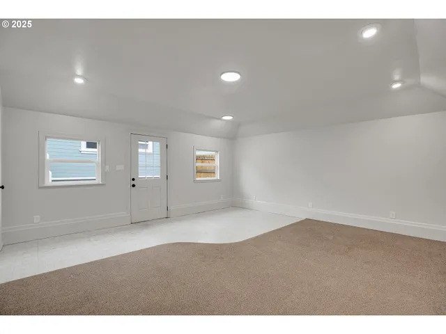 $409,900 | 209 Southeast Currin Street, Estacada, OR 97023