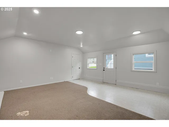 $409,900 | 209 Southeast Currin Street, Estacada, OR 97023