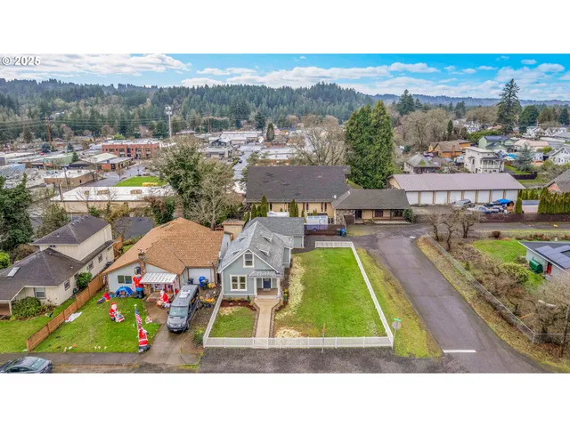 $409,900 | 209 Southeast Currin Street, Estacada, OR 97023