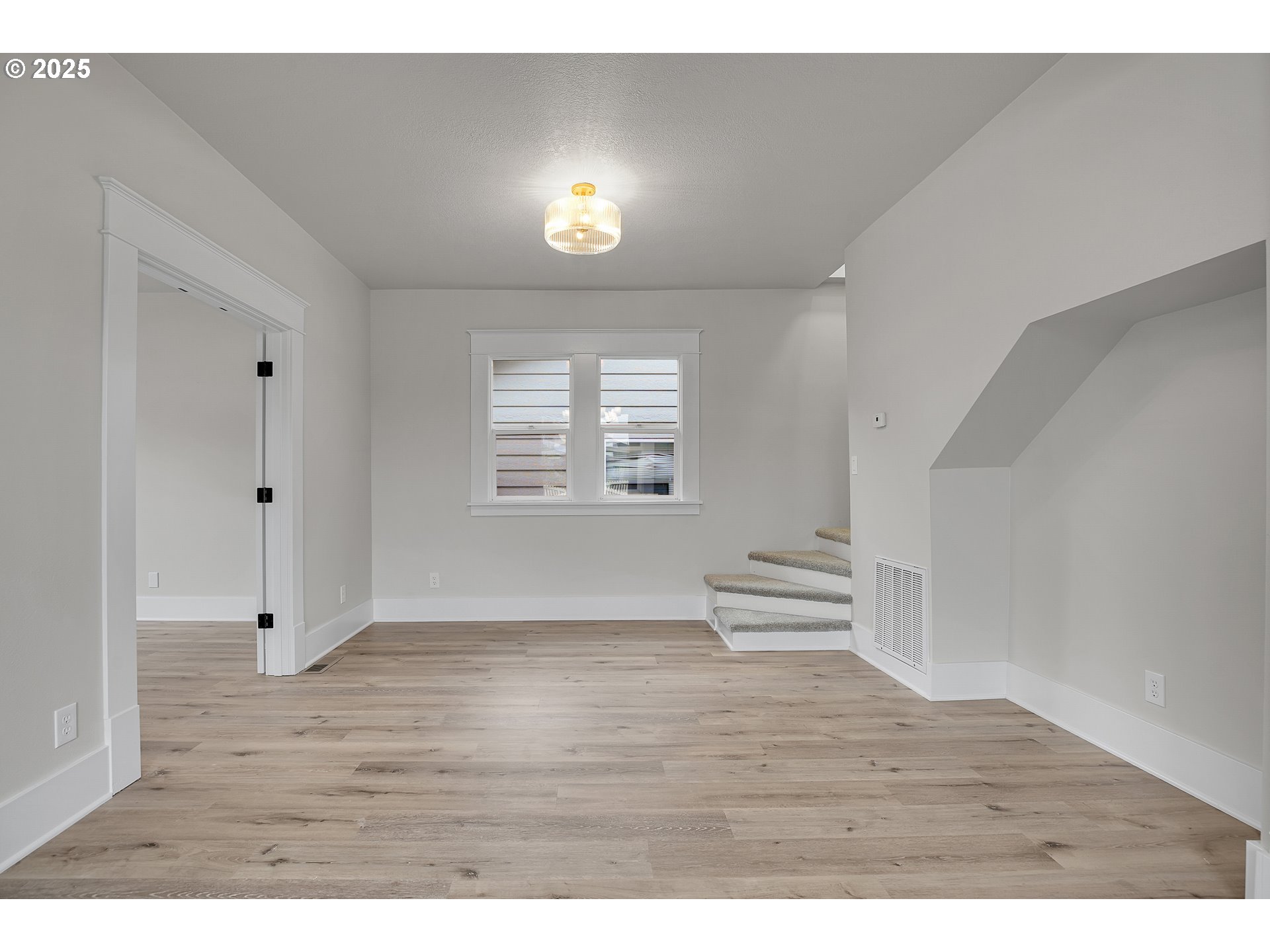 209 Southeast Currin Street Estacada, OR 97023 - Photo 5 of 32