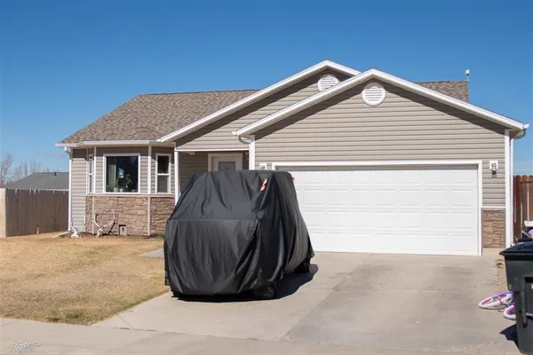 a view of a house with garage