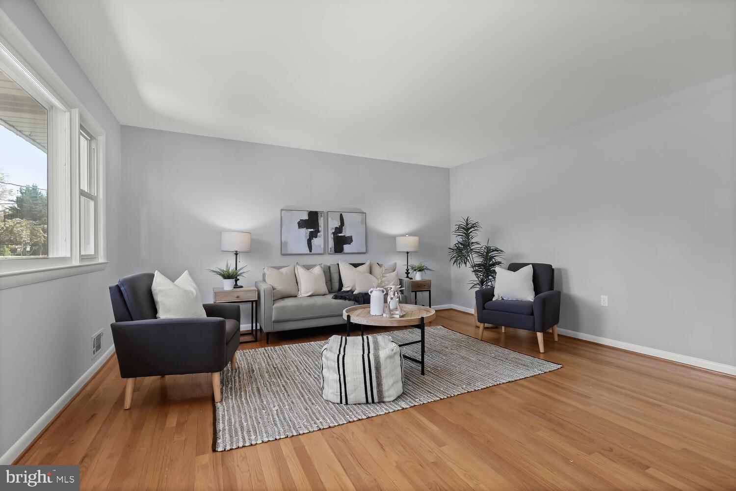 10513 Gorman Road Laurel, MD 20723 - Photo 6 of 32 Living Room