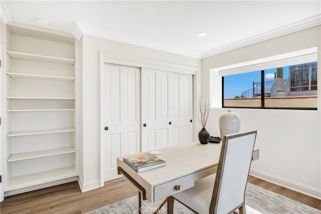 32041 Point Place Laguna Beach, CA 92651 - Photo 20 of 49 a workspace with furniture and window