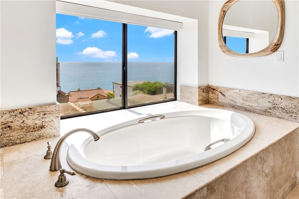 32041 Point Place Laguna Beach, CA 92651 - Photo 30 of 49 a picture of a living room with a tub