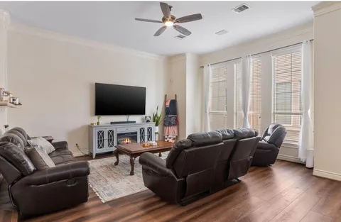 $499,000 | 5733 Kansas Street, Houston, TX 77007