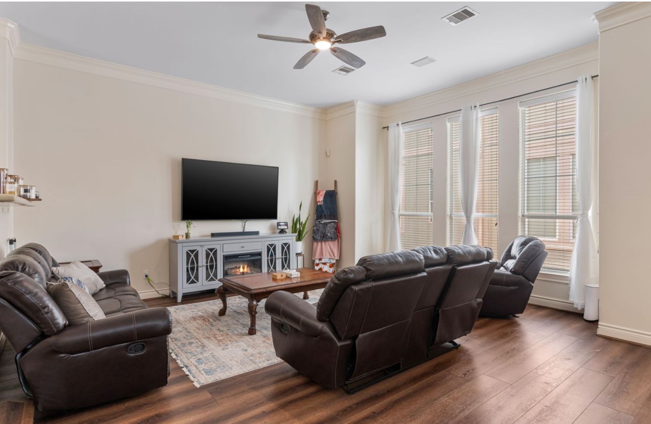 5733 Kansas Street Houston, TX 77007 - Photo 13 of 36