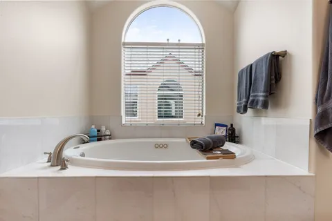 $499,000 | 5733 Kansas Street, Houston, TX 77007