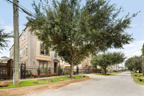$499,000 | 5733 Kansas Street, Houston, TX 77007