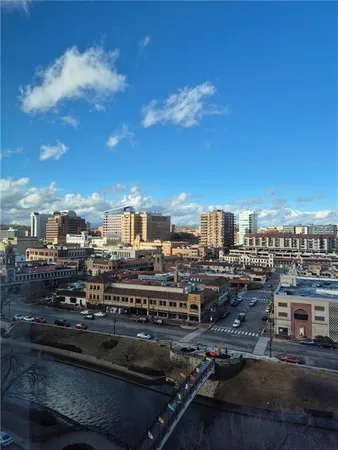 $799,500 | 229 Ward Parkway, Unit 1001B, Kansas City, MO 64112