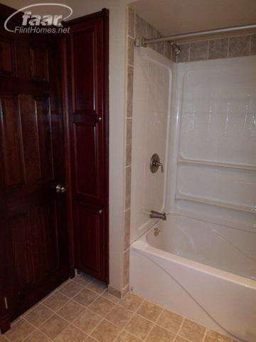 854 East Bennington Road Owosso, MI 48867 - Photo 9 of 22 20424910-8.JPG