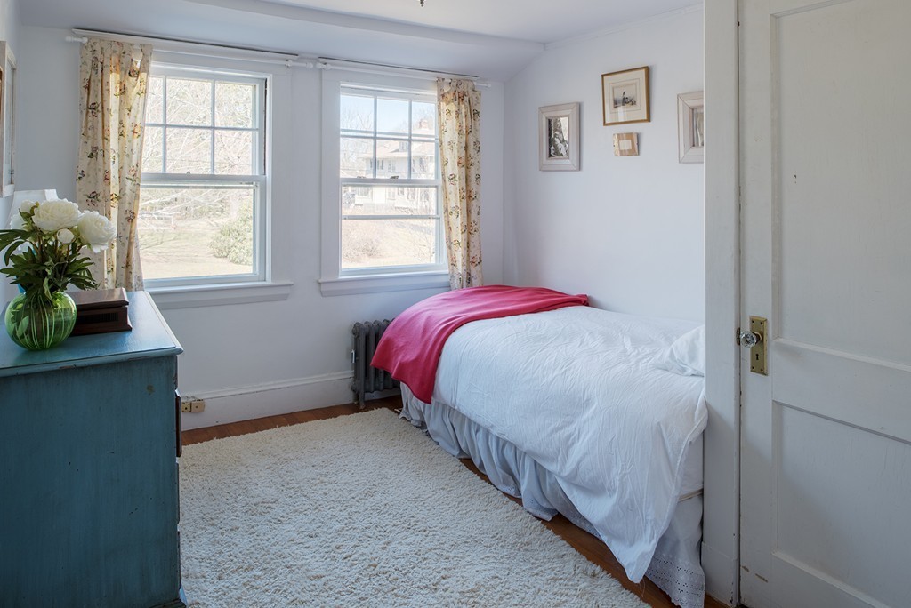 260 Glen Road Weston, MA 02493 - Photo 11 of 12