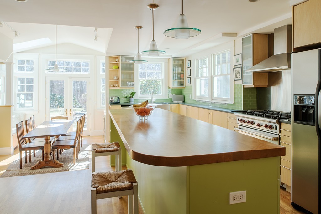 260 Glen Road Weston, MA 02493 - Photo 2 of 12