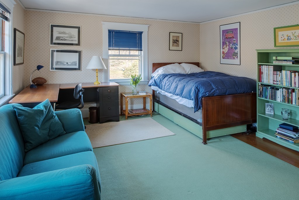 260 Glen Road Weston, MA 02493 - Photo 9 of 12