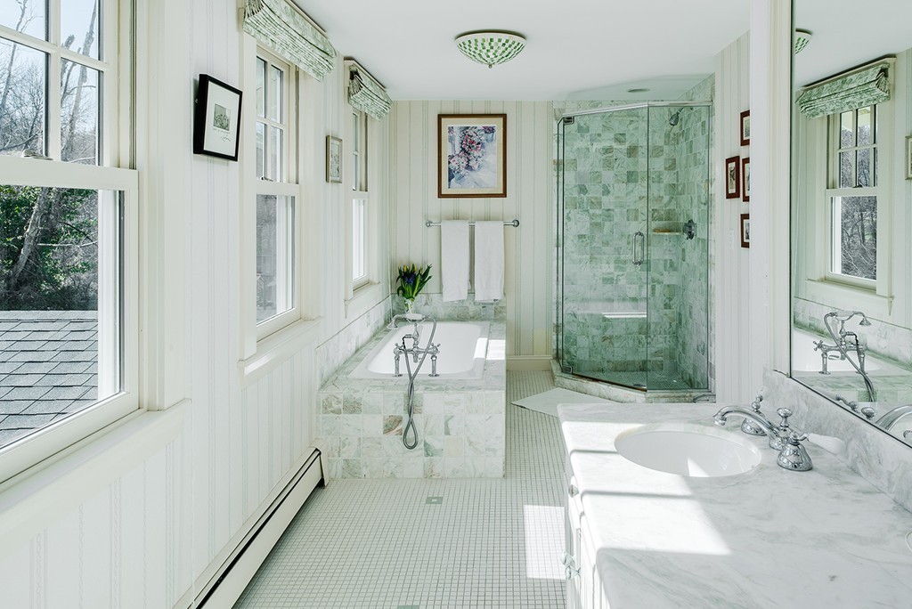 260 Glen Road Weston, MA 02493 - Photo 10 of 12