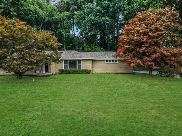 $280,000 | 207 West Newton Road, Elizabeth, PA 15037