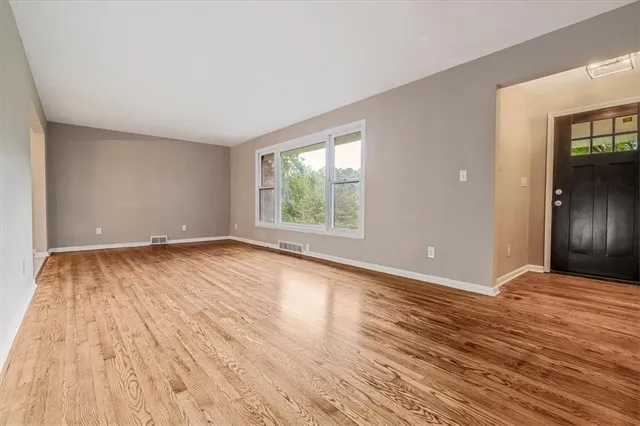 $280,000 | 207 West Newton Road, Elizabeth, PA 15037